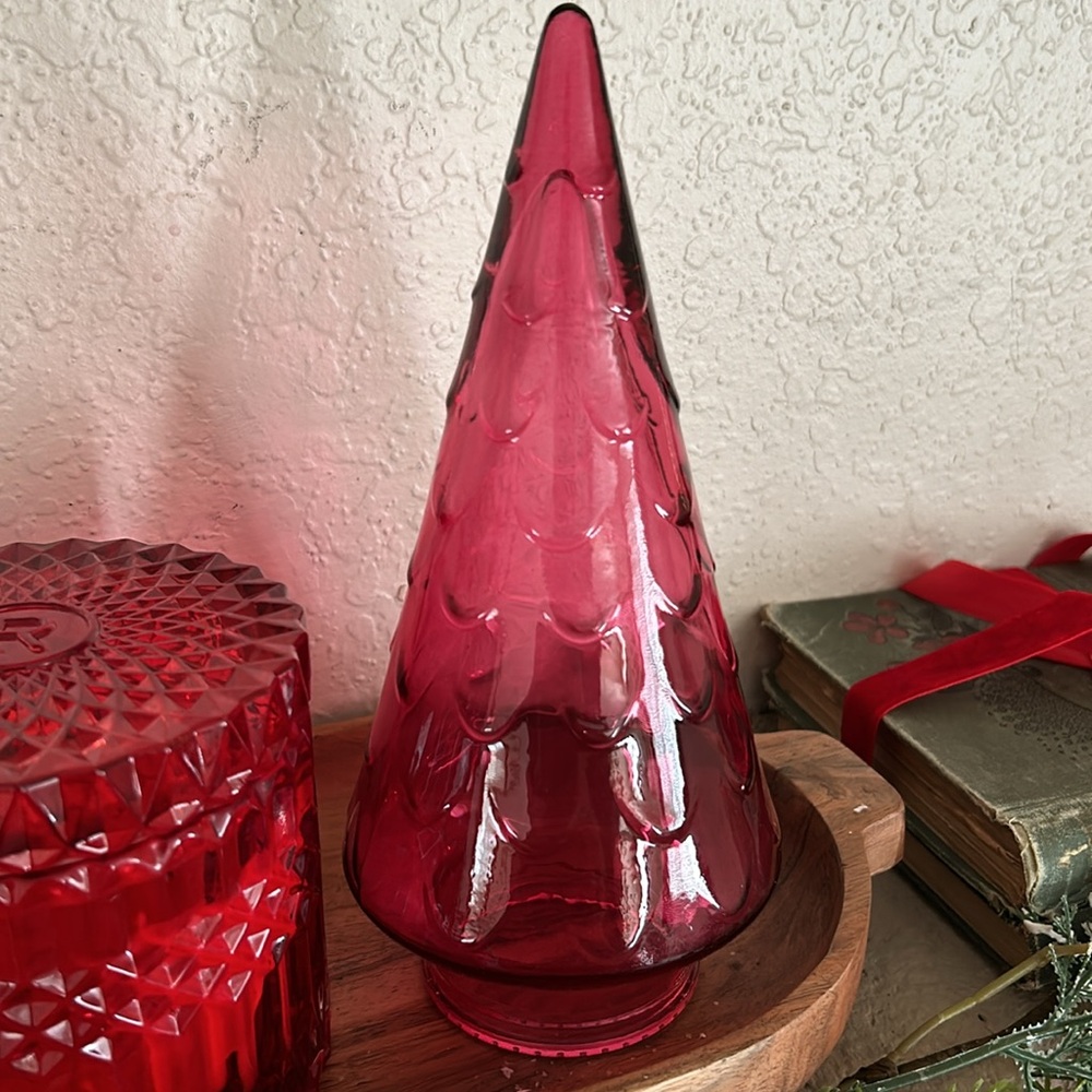 Target Bullseye Red Glass Tree Decor